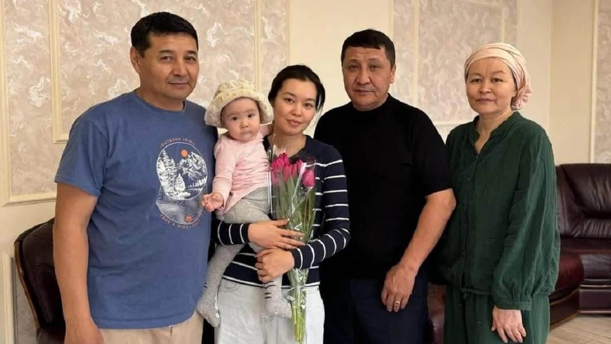 «Я единственная дочь в семье»: заложница в аэропорту Алматы впервые дала интервью Qaz365.kz