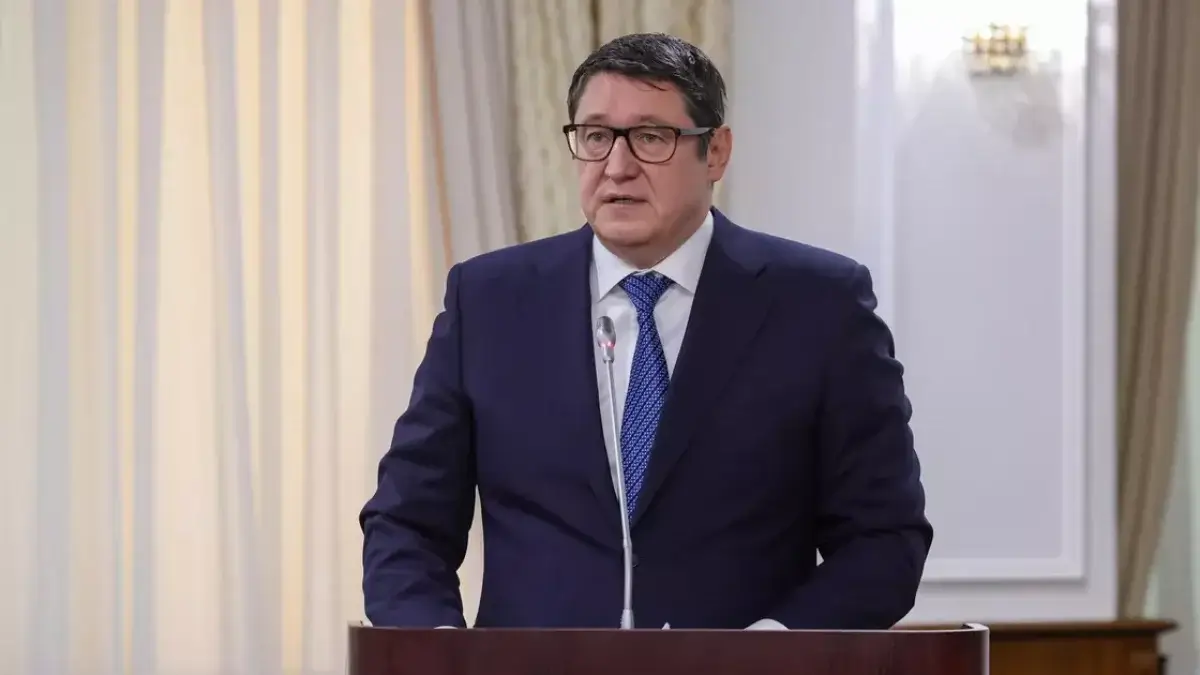 Алмасадам Саткалиев покинул пост министра энергетики и возглавил новое агентство