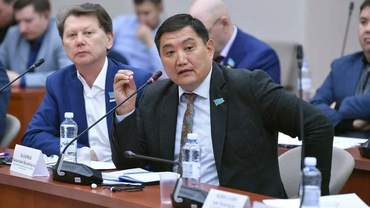 Бакытжан Базарбек призвал наказать бывших руководителей «СК-Фармации» за миллиардные убытки