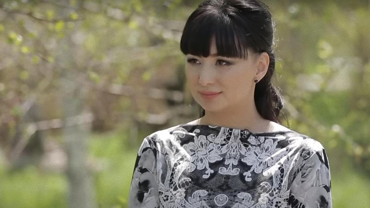 «Сюрприз спустя 20 лет». Мадина Садвакасова вновь встретилась с актёром из своего легендарного клипа