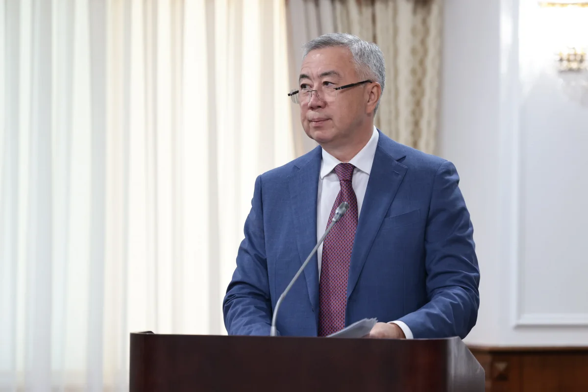 Жумангарин прервал брифинг в Сенате после вопроса о недоплатах в бюджет