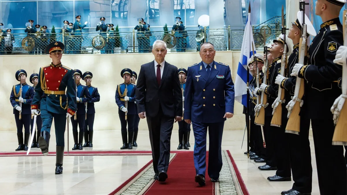 Первый визит нового министра обороны РК состоялся в Москву