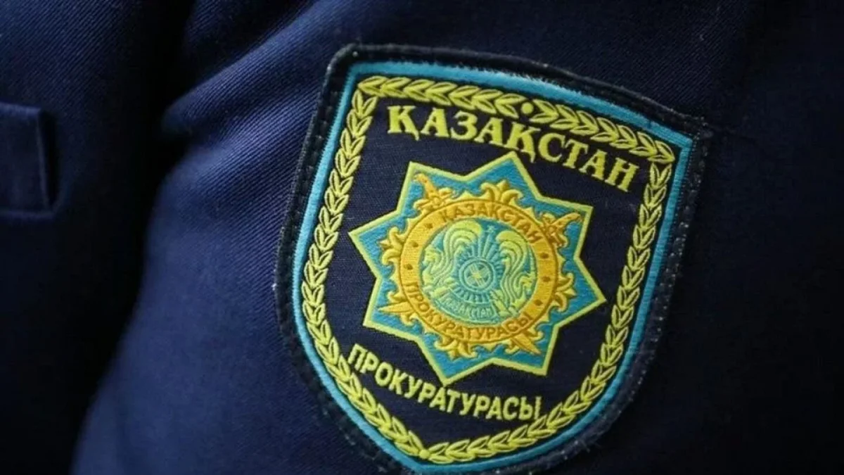 Бывший прокурор из Сатпаева признан виновным в мошенничестве и подстрекательстве к даче взятки