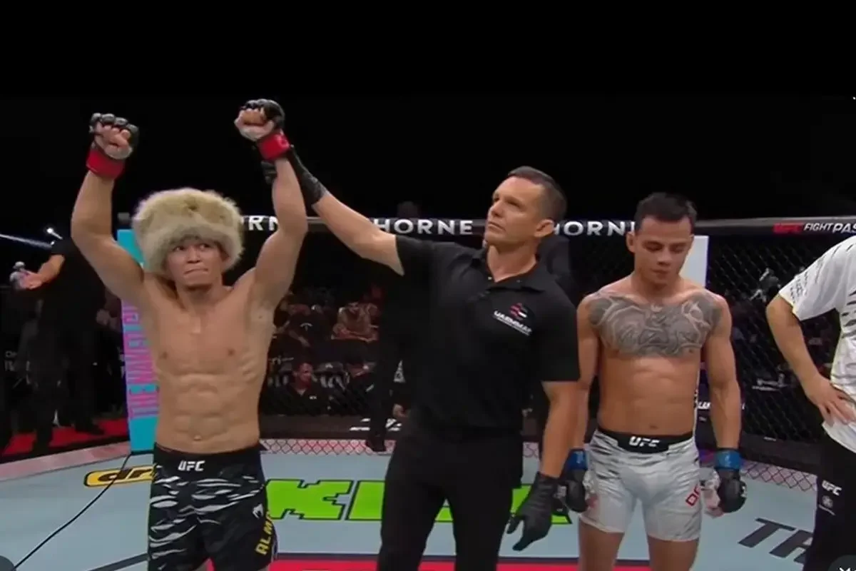 Казахстанец Асу Алмабаев одержал пятую победу в UFC