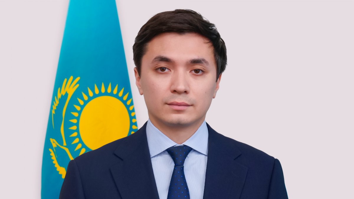 Вице-министр Дмитрий Мун объяснил рост цен на мобильную связь в Казахстане