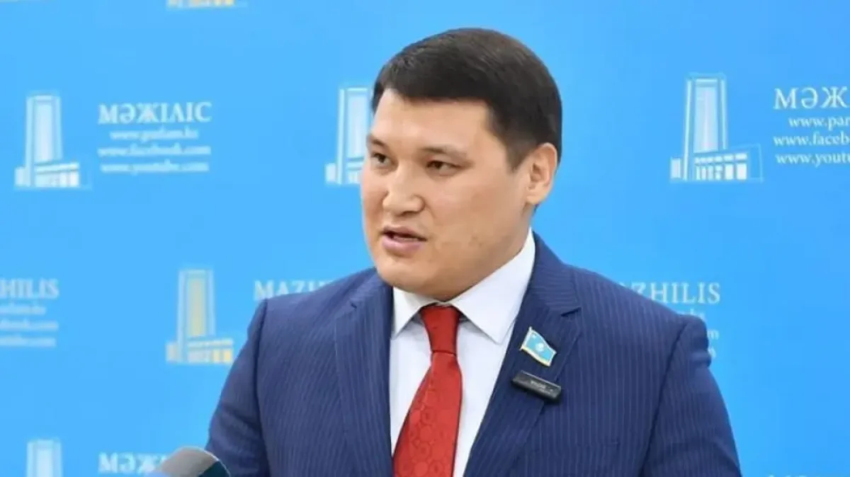 «Молились прямо на асфальте»: свидетели вспомнили день покушения на Берденова