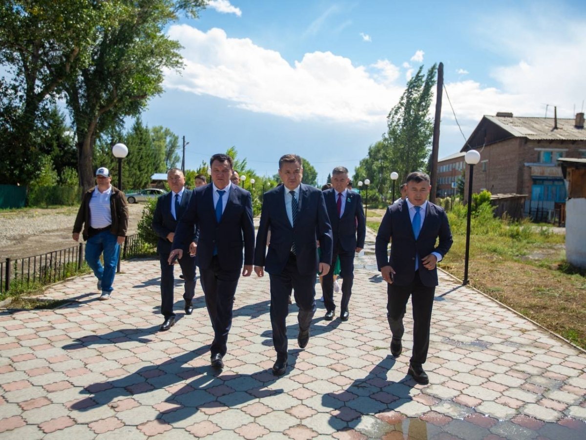 Аким ВКО встретился с населением Курчумского района