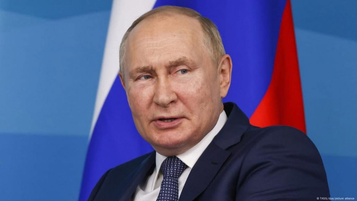 Путин пообещал Трампу прекратить атаки взамен на Донбасс