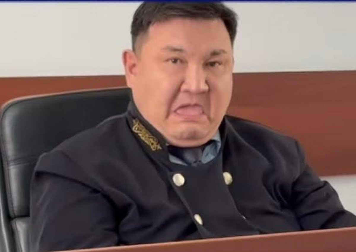 Скандал вокруг судьи в Шымкенте: начата проверка его поведения на процессе по делу Берденова