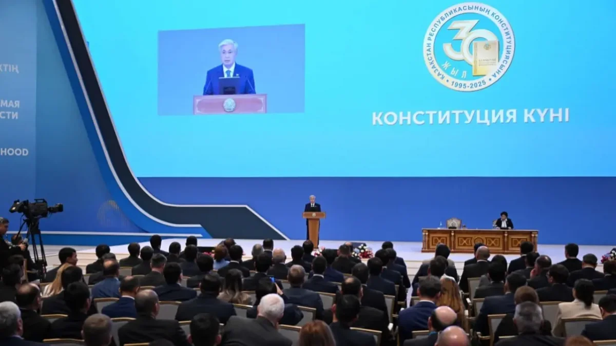 Токаев: Вернуться в прошлое не позволят молодые казахстанцы