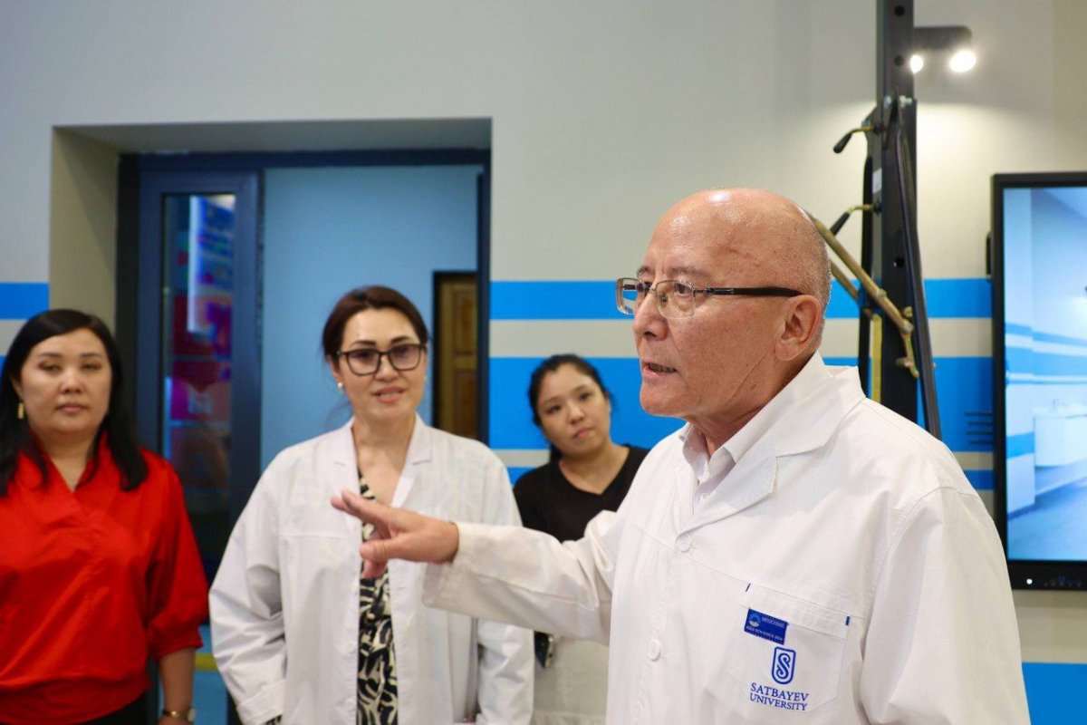Алматинские журналисты провели один день в лабораториях Satbayev University