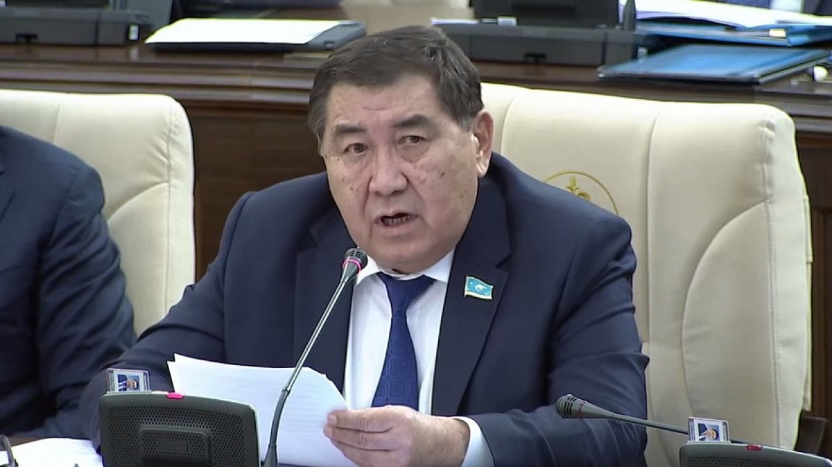 Парламент по-новому: эксперты предлагают создать однопалатный орган на партийной основе