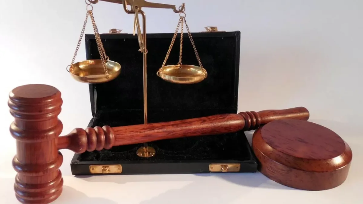 В Казахстане наказали 699 частных судебных исполнителей за незаконное удержание средств