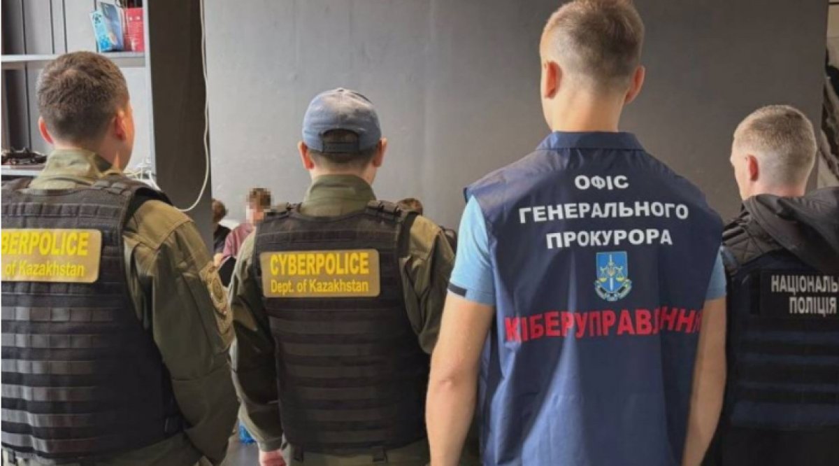 В Киеве ликвидирован транснациональный call-центр с использованием технологий deepfake