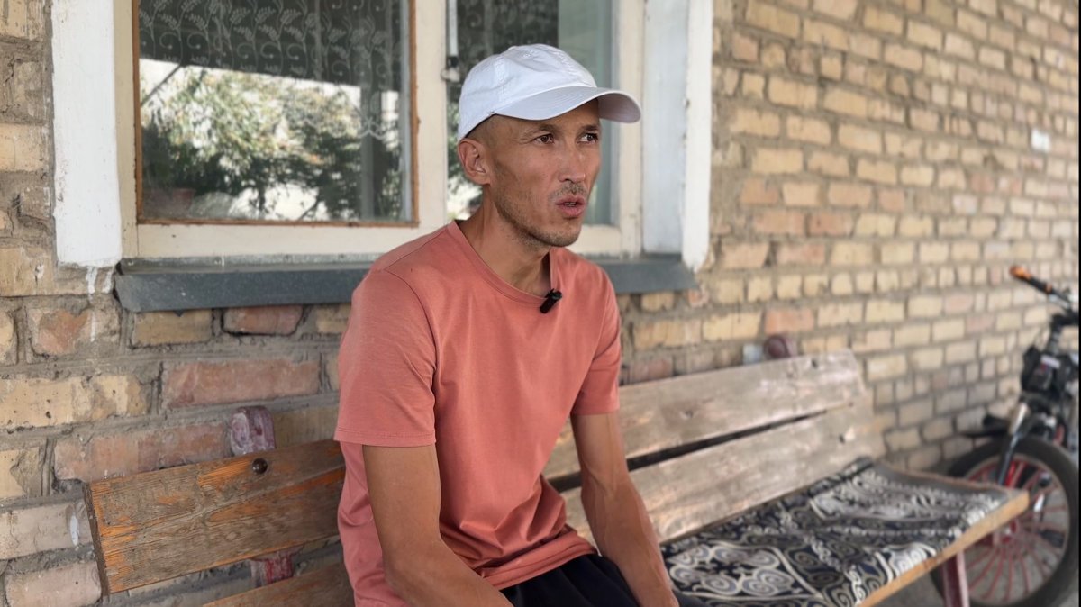 «В рот заливали алкоголь, а тело жгли сигаретами»: семья Азиза требует справедливого следствия