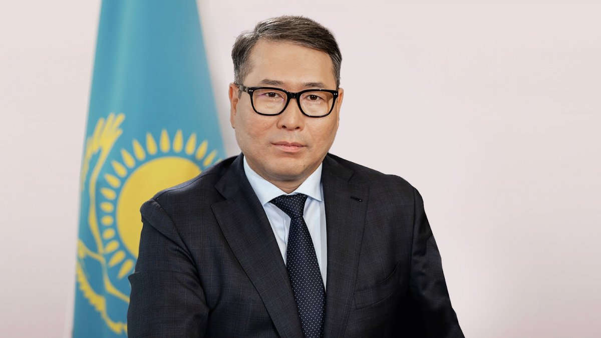Министр рассказал, какие казахстанские товары выбирает для стола и гардероба