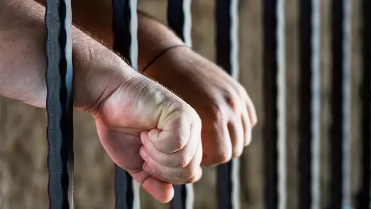 В Атырау мужчина убил жену из-за 30-летнего подозрения в измене