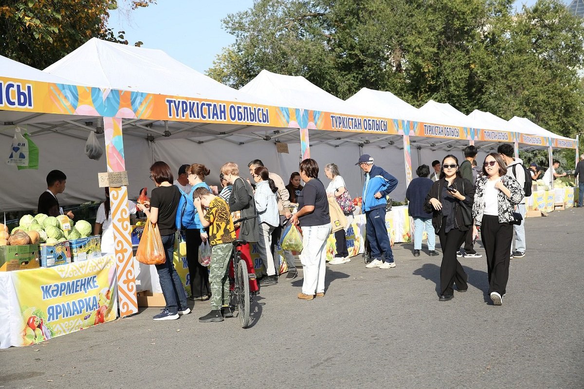 В Алматы проходит ярмарка аграриев Туркестанской области