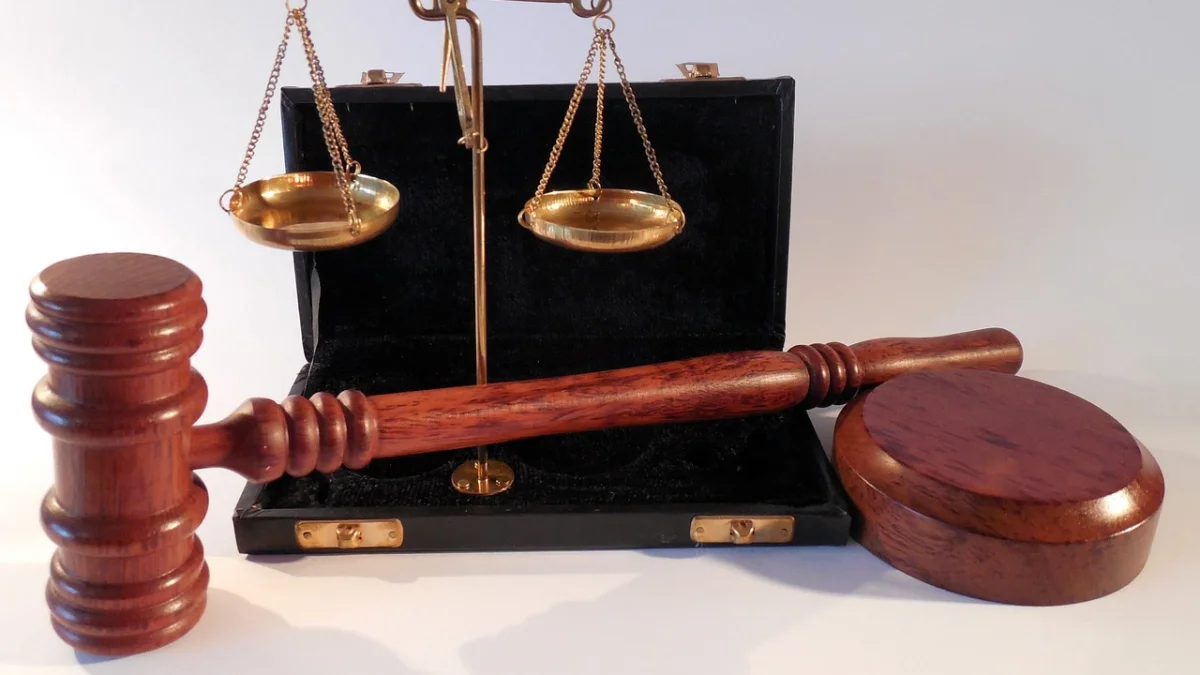 Казахстанец 10 лет уклонялся от алиментов и попал под суд