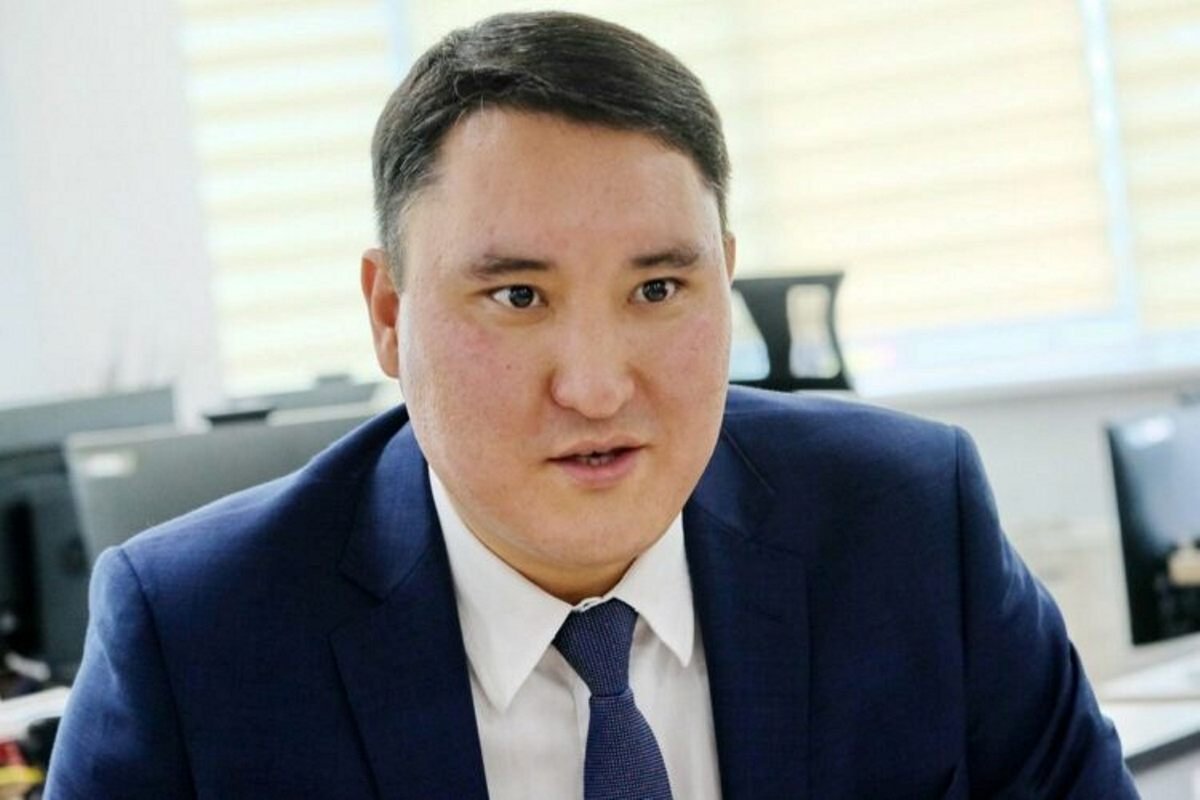 «Брать кредиты сейчас – безумие»: Айбар Олжаев объяснил, почему стоит подождать с ипотекой