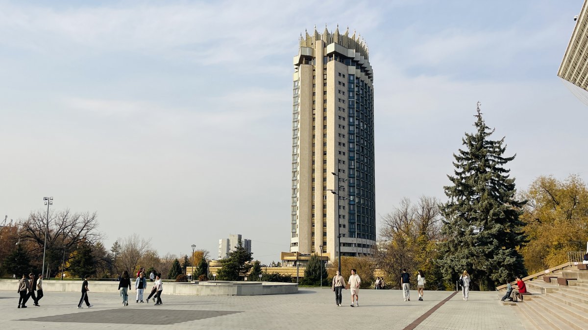 Сколько дней отдыхают казахстанцы в ноябре 2025 года