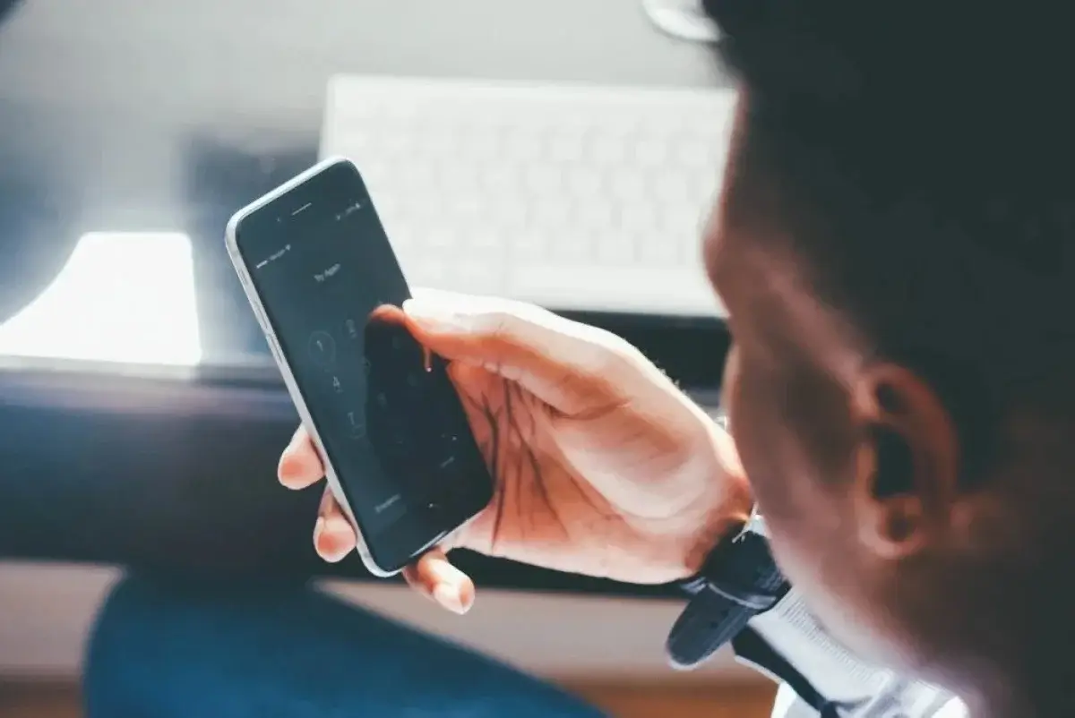 Как распознать мошеннические SMS от 1414 и не потерять данные