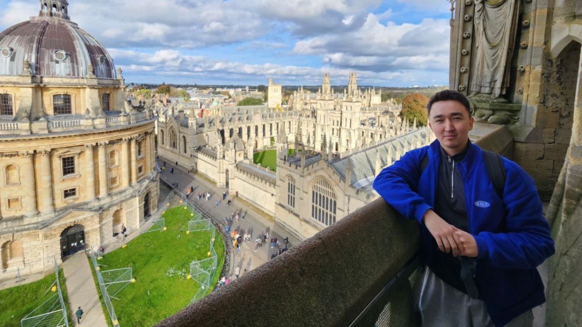 Как казахский язык стал частью учебной программы Оксфорда