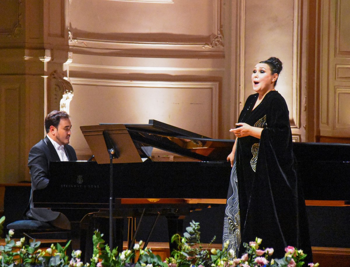 Казахстанская опера вновь звучала в Париже: концерт Майры Мухамедкызы собрал аншлаг