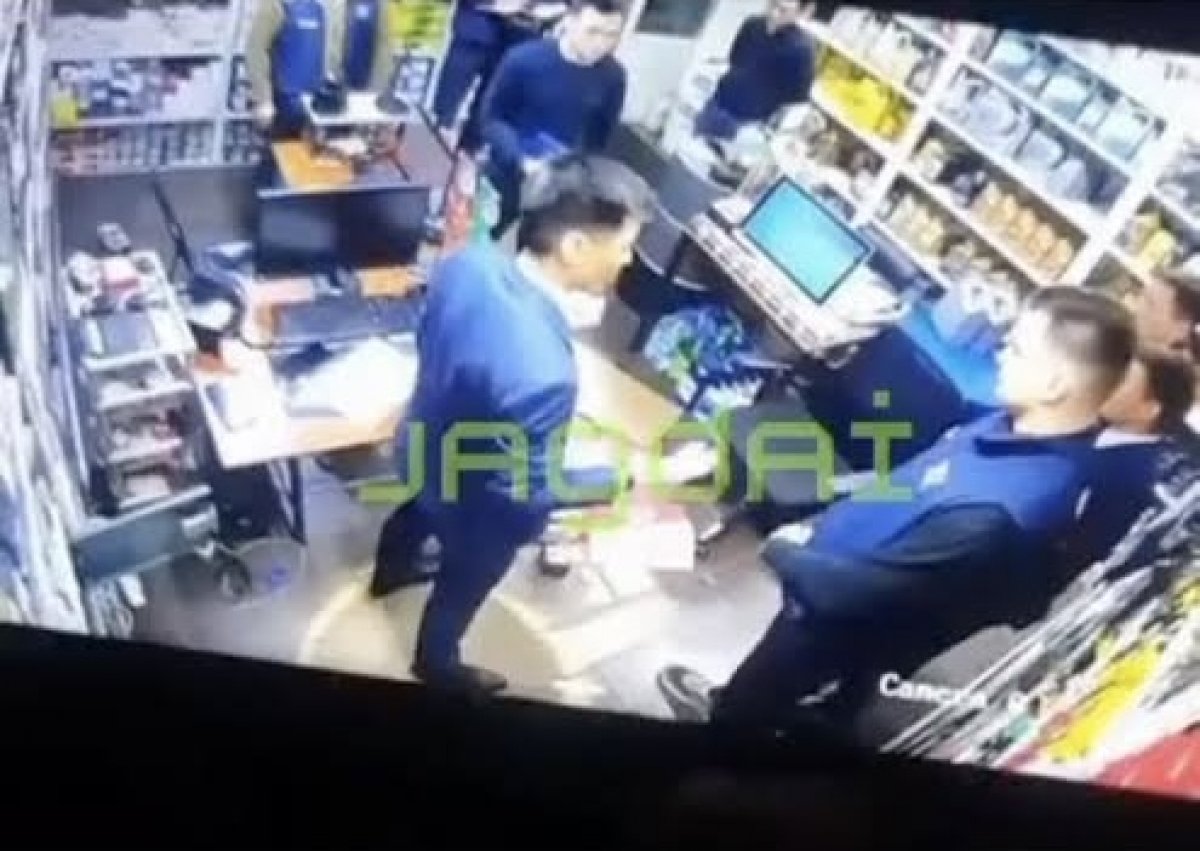 В сети распространяются видео с избиениями сотрудников: руководство GT Oil Service проверят