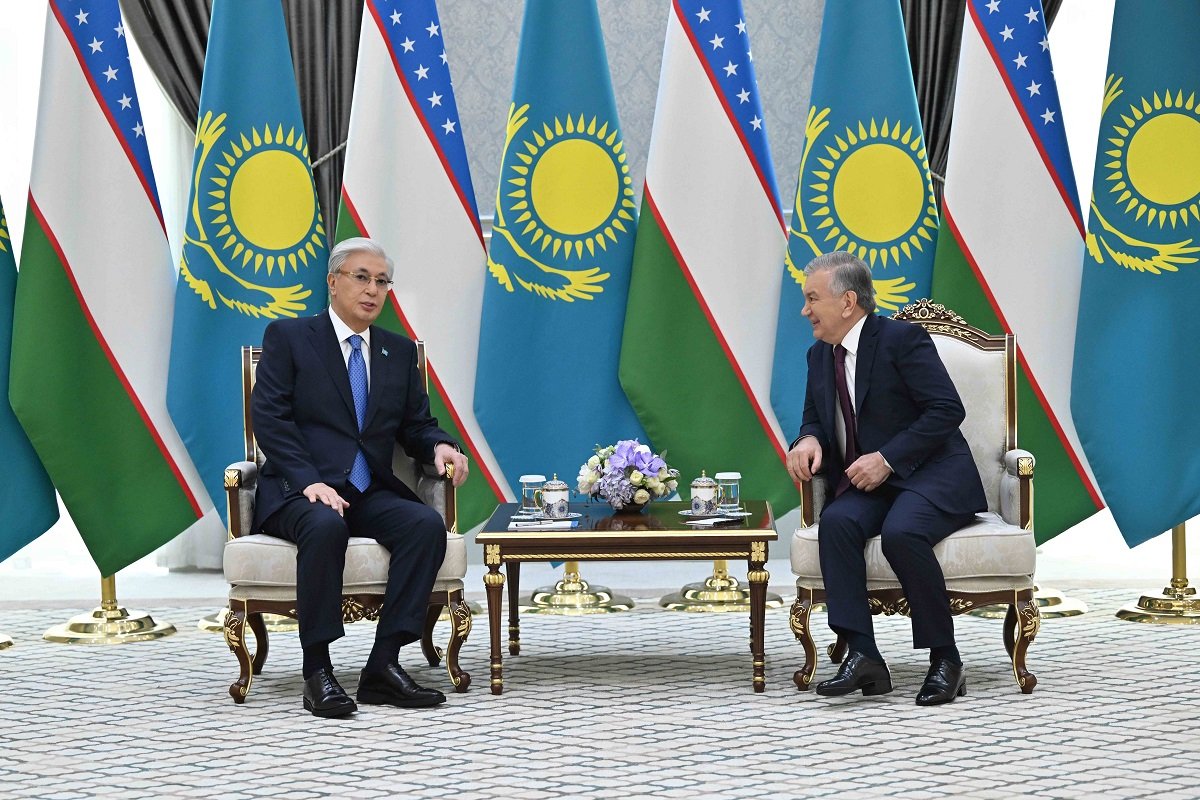 Токаев провел переговоры с Президентом Узбекистана