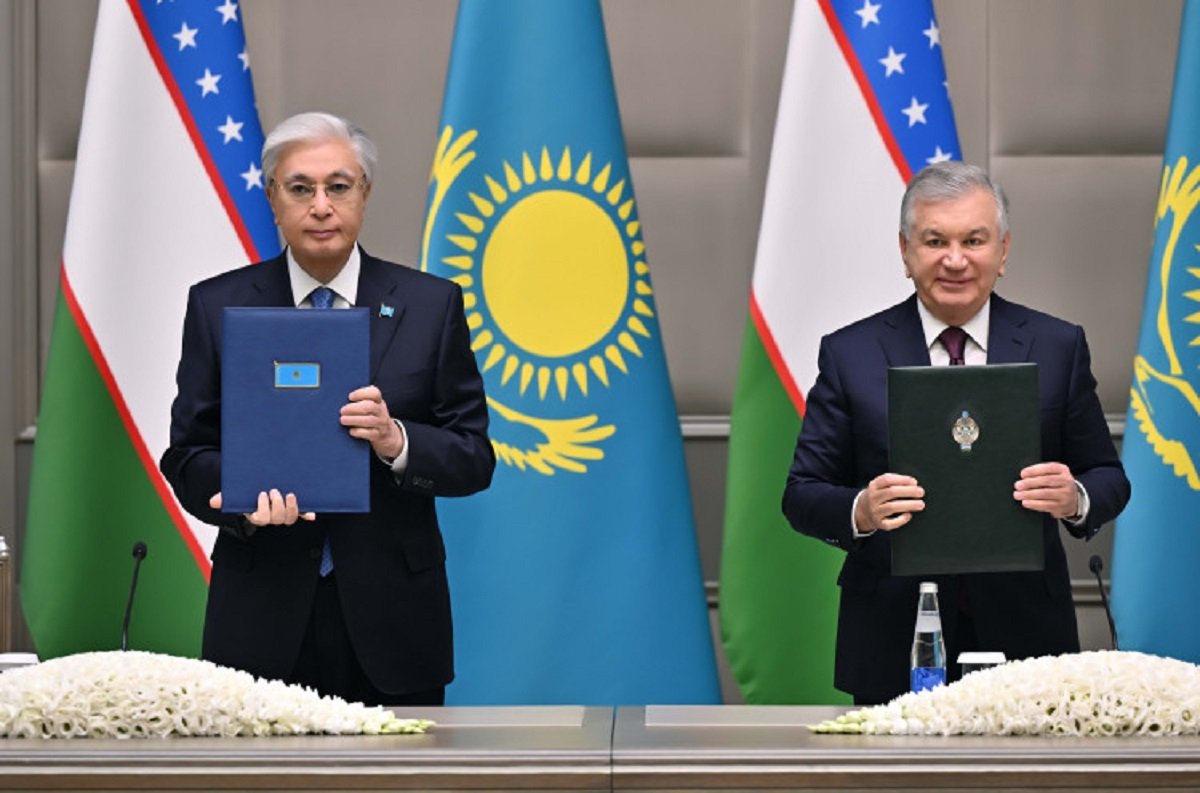 Президенты Казахстана и Узбекистана подписали ряд документов