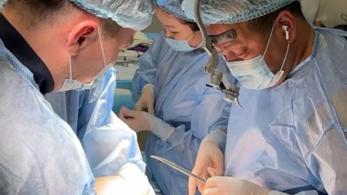 Без шансов? Онкохирурги Алматы спасли жизнь пациентке с тяжёлым сердцем и раком