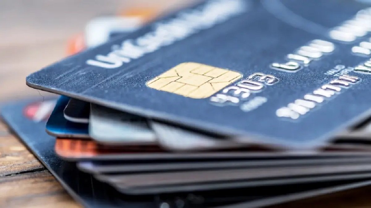 Банковская карта должна быть «чистой»: с нового года в Казахстане начнут отслеживать мобильные переводы