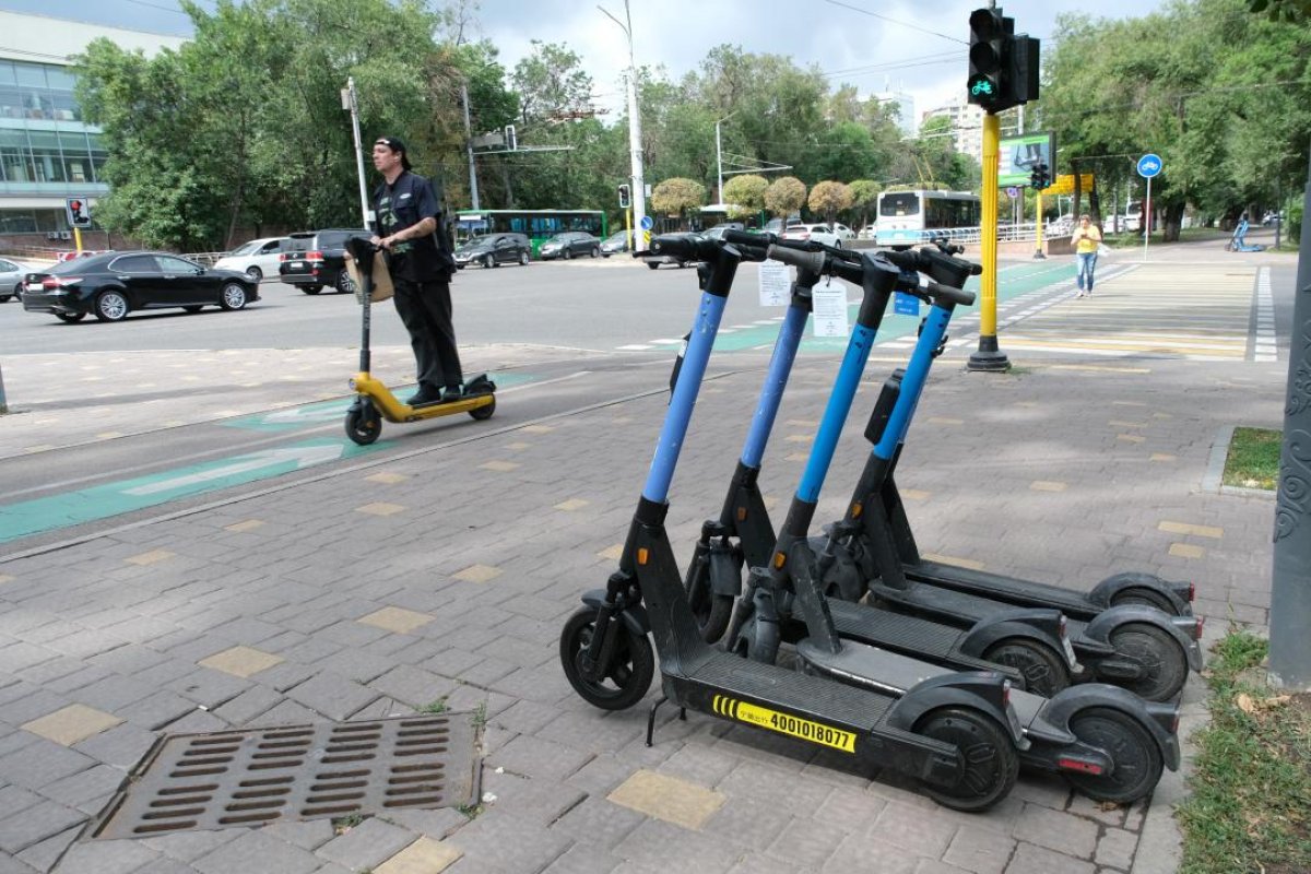 Ужесточение правил для самокатчиков готовят в Казахстане