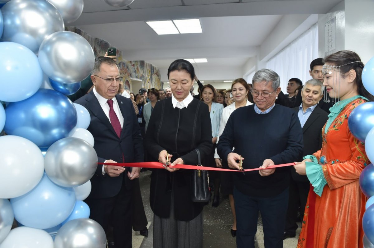 В КазНУ открыли казахстанско-американский центр по исследованию цитоматрицы