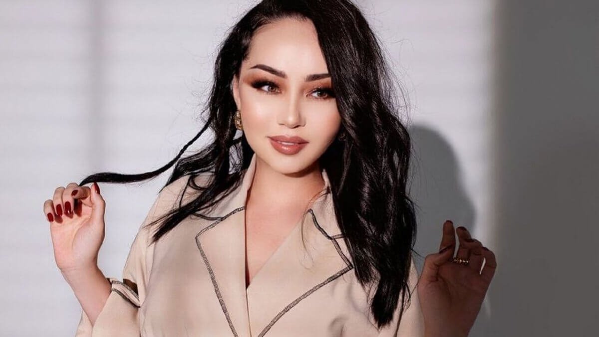 51-летняя Баян Алагузова покорила сеть снимком в купальнике