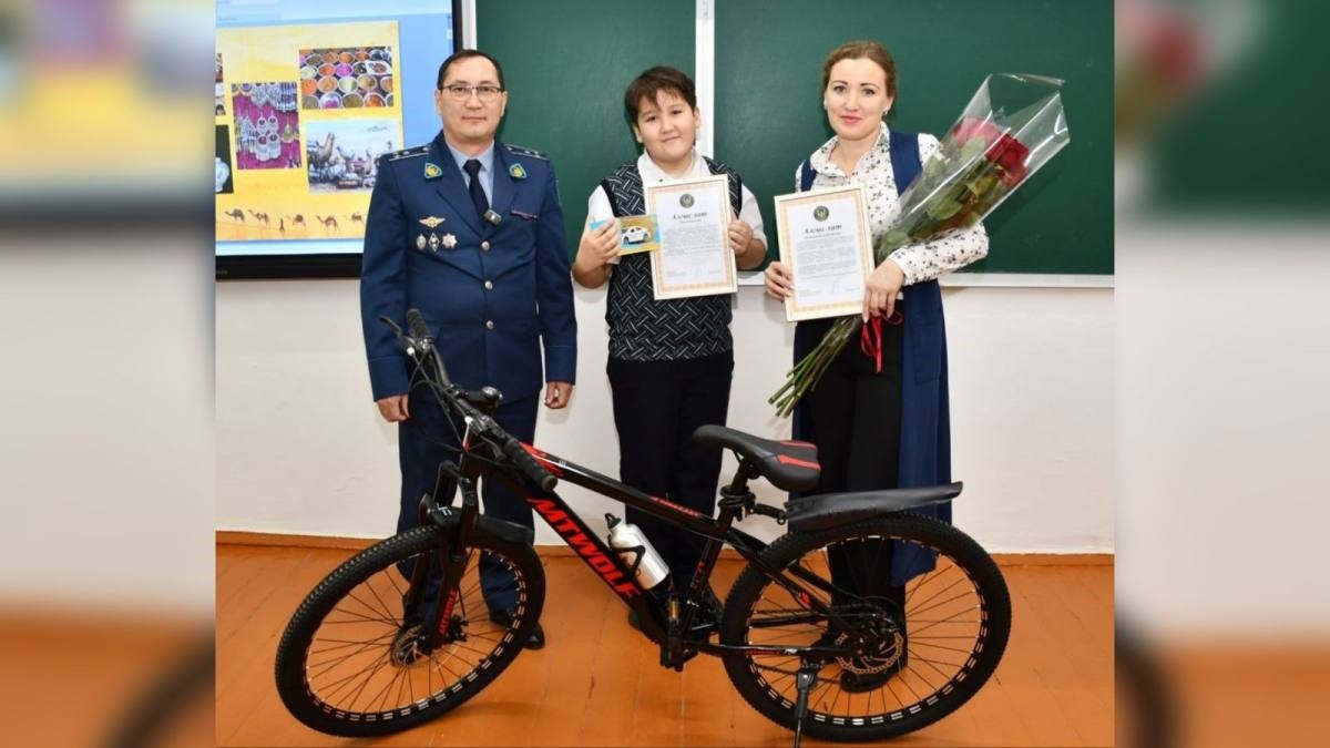 Задержать угонщика автомобиля помог полиции десятилетний школьник в Кокшетау