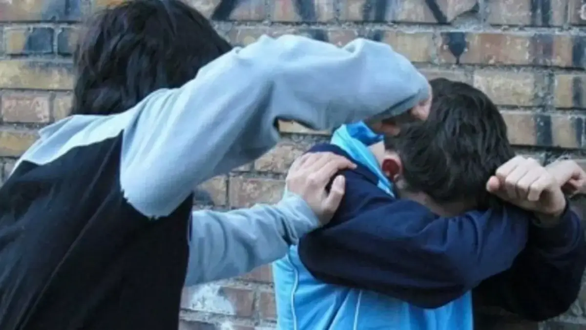 В Уральске учащийся 11-го класса избил младшего школьника внутри школы