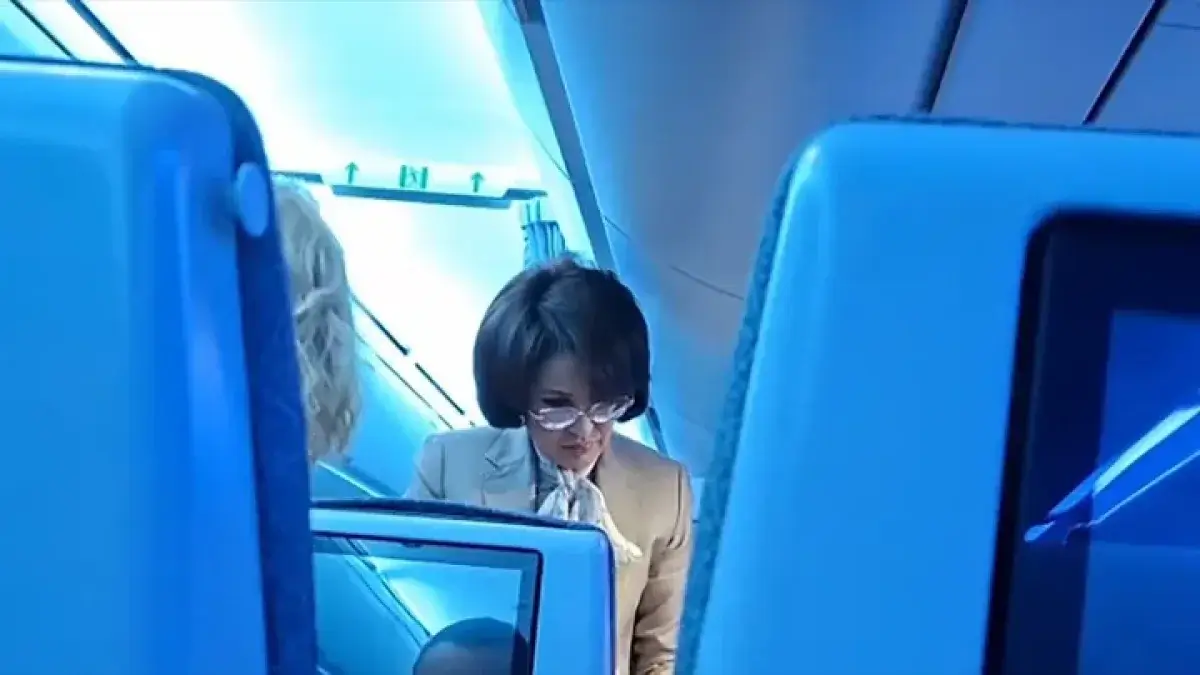 «Любой врач сделал бы то же самое»: министр ответила на сомнения вокруг резонансного видео из самолета