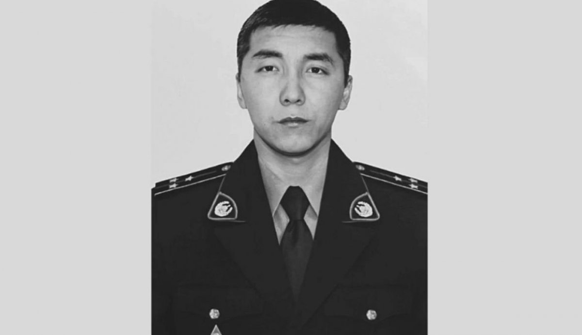 На трассе в Акмолинской области погиб полицейский