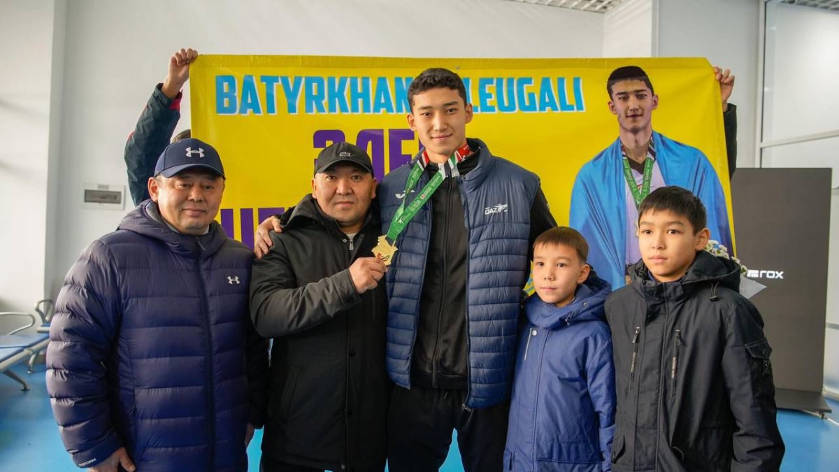 ВКО встретил чемпиона мира Батырхана Толеугали тёплыми овациями