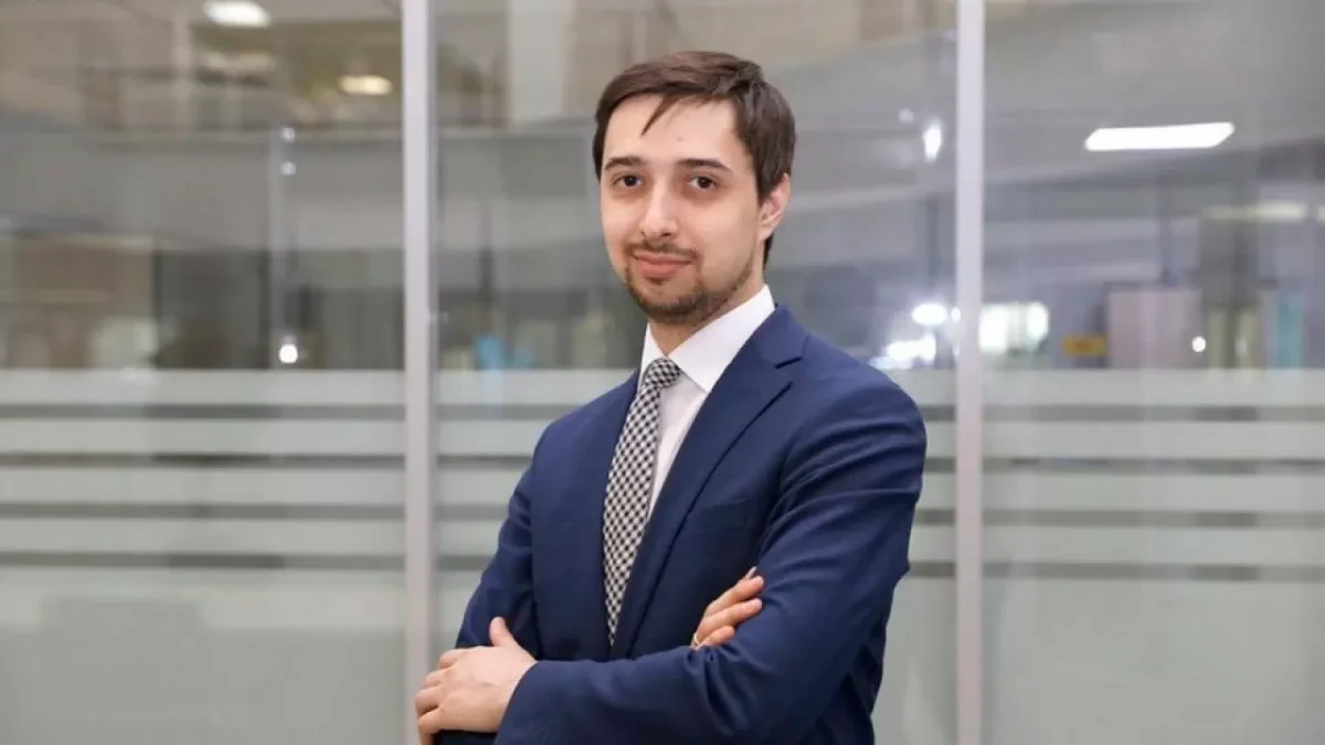 Премьер похвалил вице-министра за выступление на казахском языке