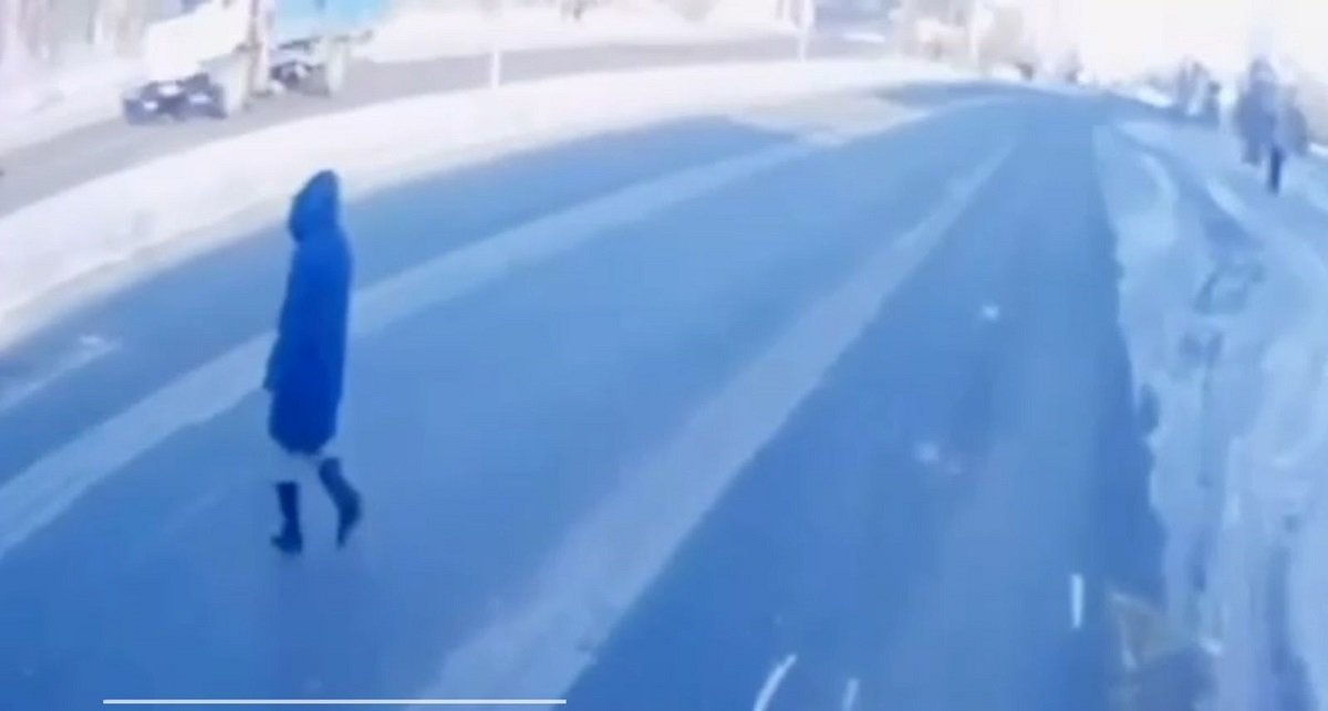 Машина насмерть сбила пожилую женщину: видеокамера зафиксировала момент трагедии в Костане