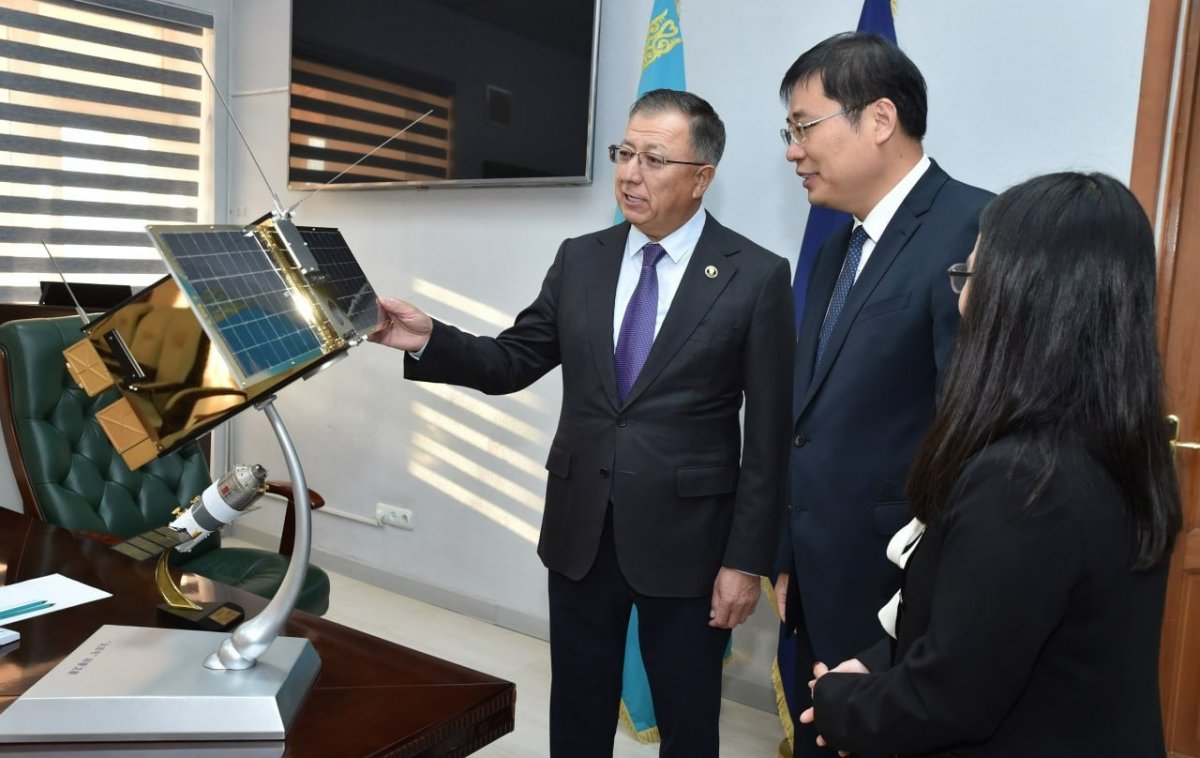 Казахстан и Китай вывели на орбиту совместный университетский наноспутник