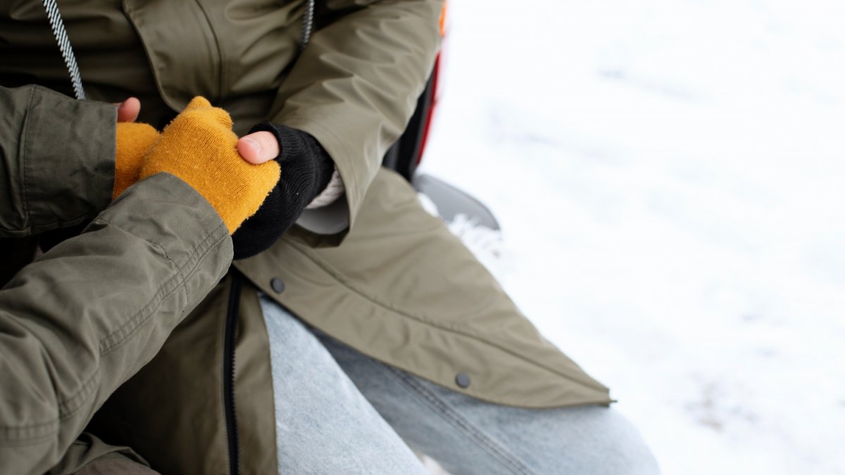Три человека погибли в степи в буран на западе Казахстана