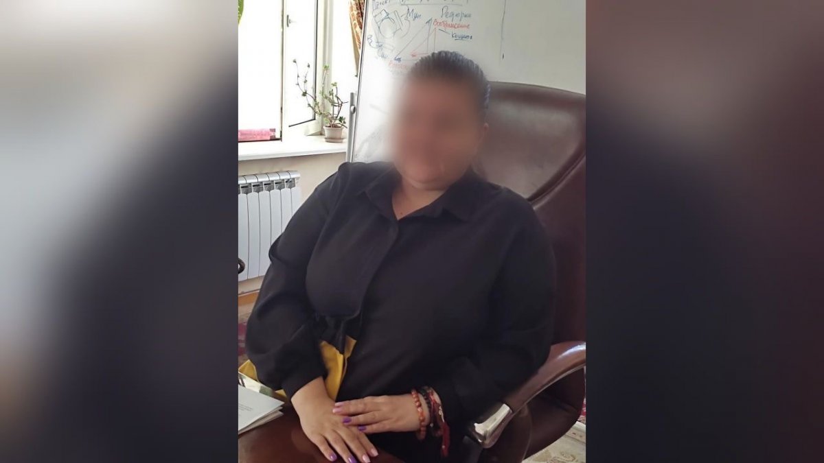 Тысяча долларов за «Почетного работника»: алматинских учителей обманули на миллионы