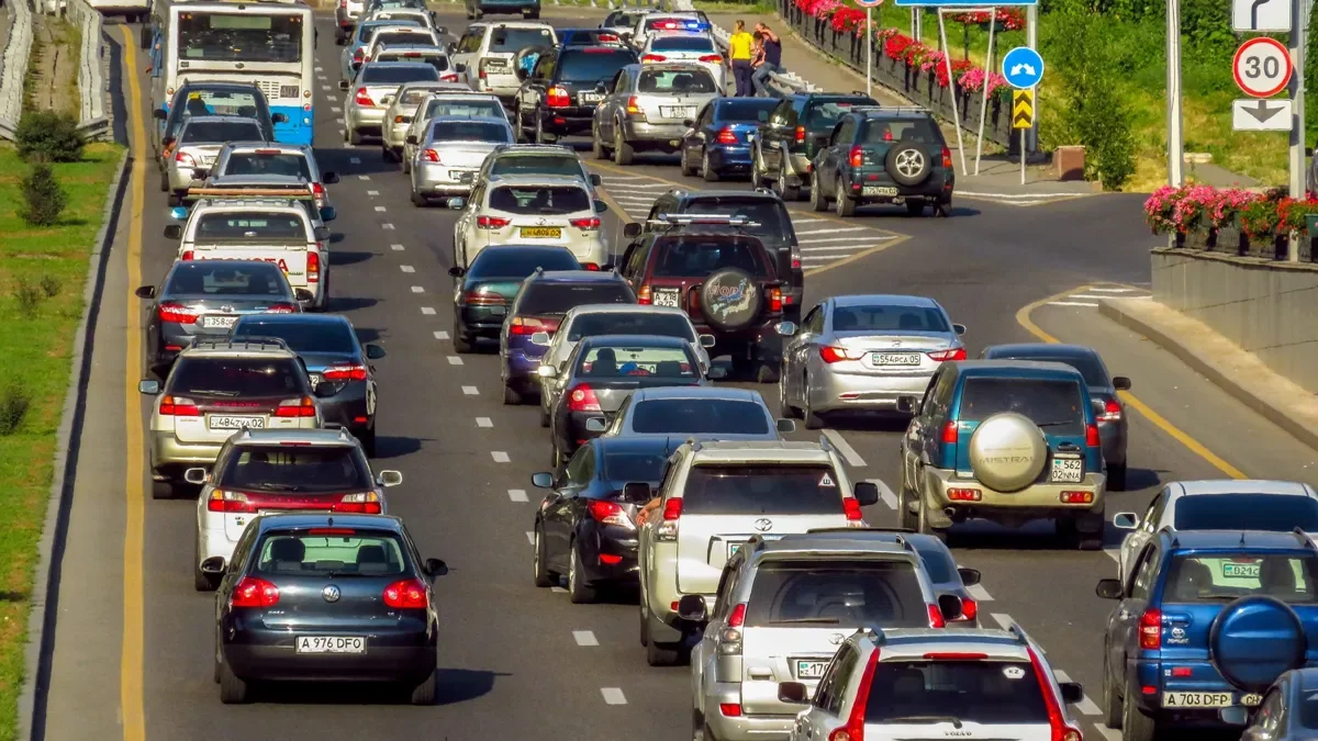 Алматы вводит зоны с низкими выбросами: кого не пустят в город