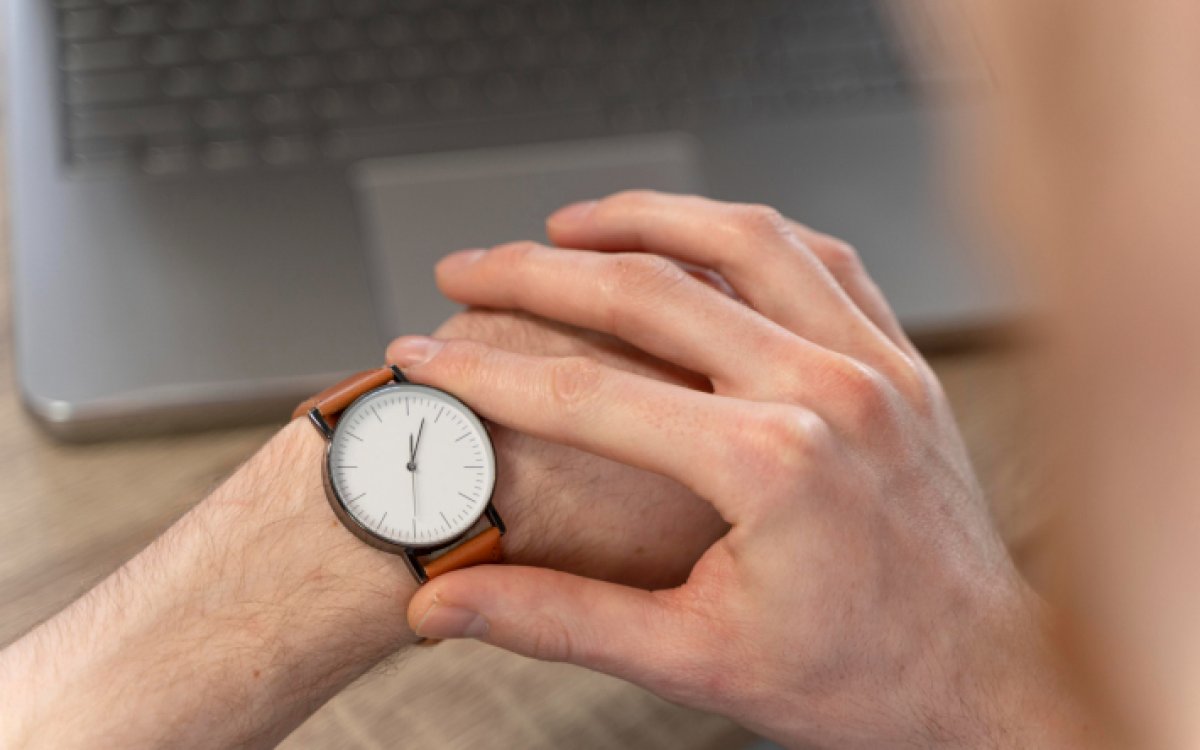 Часовой эксперимент в Казахстане: бизнес несёт убытки, эффективность решения остаётся под вопросом