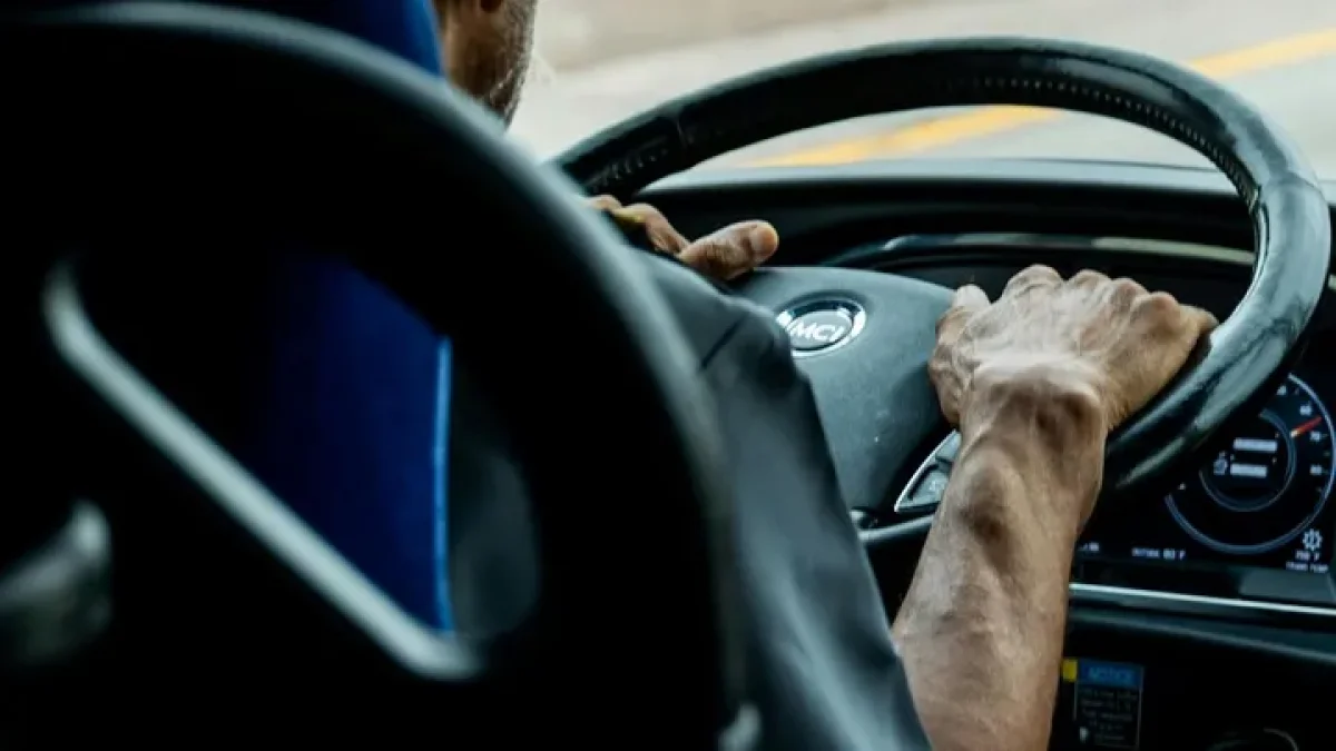 Водитель междугороднего автобуса скончался за рулем в ВКО