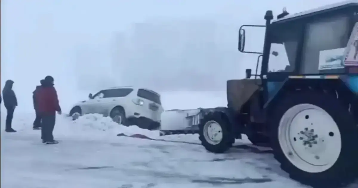 ДТП на трассе Усть-Каменогорск – Семей: три автомобиля вылетели с трассы